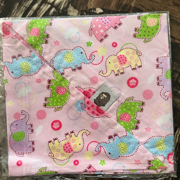 Baby Bib Handkerchiefs (2 included) - Picture 4 of 4